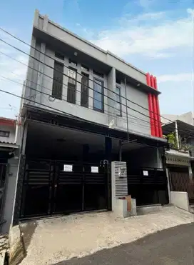 S605 Rumah Depan Taman di PTB Duren Sawit Jakarta Timur