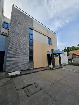 Dijual Gedung Kantor Strategis Dekat Pintu Toll Pisangan Jakarta Timur