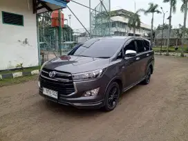 INNOVA VENTURER 2019 (JUAL CEPAT)