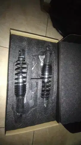 Shock belakang aerox ori