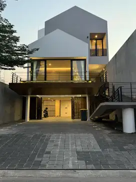 Rumah Baru Dalam Townhouse Elite Area Ampera Kemang Jakarta Selatan