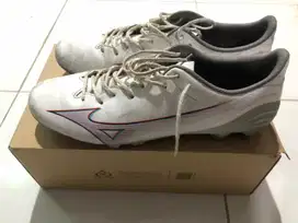 Sepatu Bola Mizuno Alpha