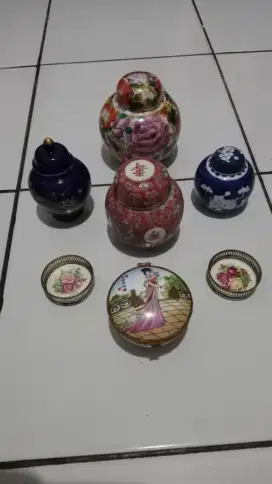 Borongan Pajangan Meja / Lemari Hias