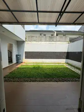 Disewakan rumah di Costarica Delatinos semi furnish