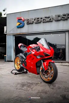 DUCATI PANIGALE V4 BASE RED 2023