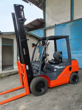 Forklift Toyota 2,5 ton forklip forklif