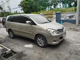 Toyota Kijang Innova 2010 Diesel