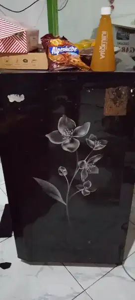 Dijual kulkas Sanken 1pintu
