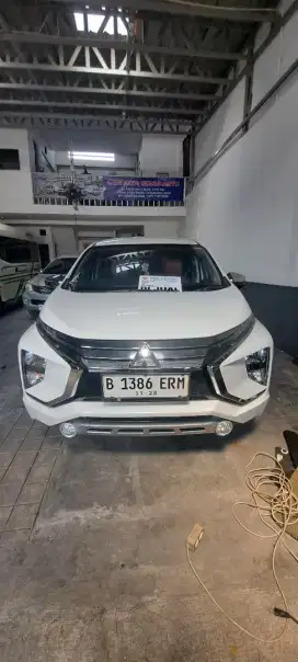 Mitshubishi Xpander Ultimate At 2018 (putih metalik)