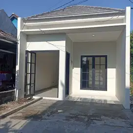 Dijual Rumah Free:  1 unit AC  2 kipas angin.  Harga 500Jt Nego