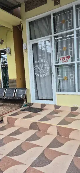 DI CARI BARBEMAN/Tukang Gunting