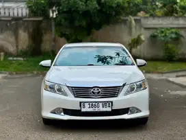 Camry 2.5 V AT 2014 Putih