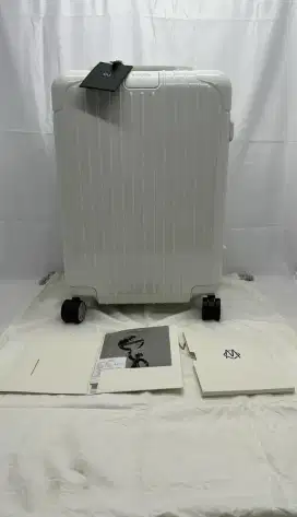 koper rimowa cabin essential