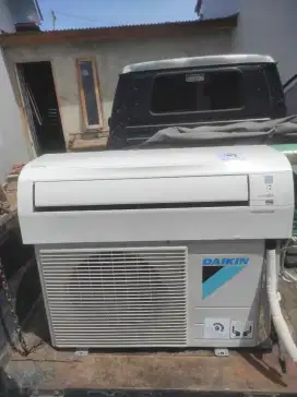 AC Daikin Thailand ½PK LOWWATT