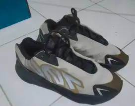 adidas yezzy boost 700 slip on