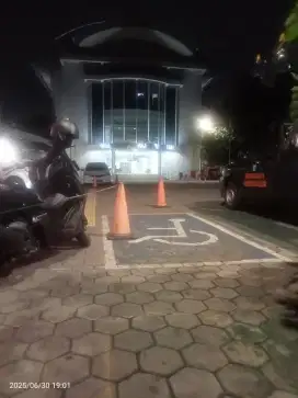 Mencari lowongan pekerjaan
