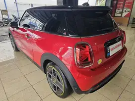 (Harga Cash) Mini Cooper S Electric 3 Doors 2023 Merah metalik