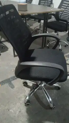 Kursi kantor bekas