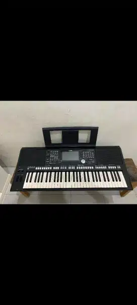 Keyboard yamaha psr s975 istimewa