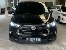 LOW KM - Toyota Innova 2.4 Venturer AT 2022 Hitam PREMIUM  F1757FAO