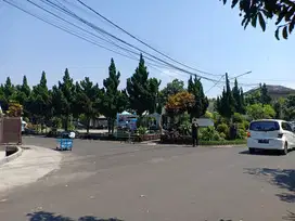 Rumah hook depan taman hitung tanah turangga lengkong