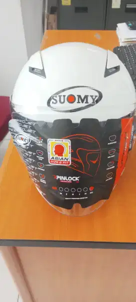 Helm Suomy jet plain