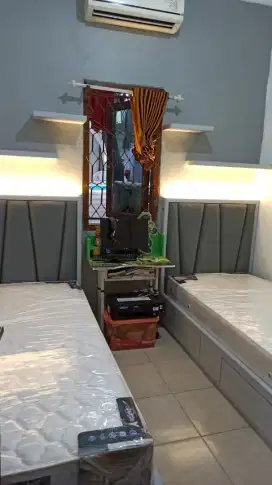 Dipan dua laci bawah sandaran kain puff