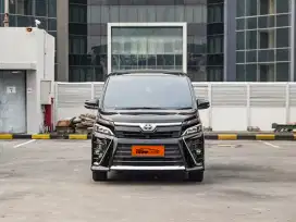 TOYOTA VOXY 2.0 A/T 2021