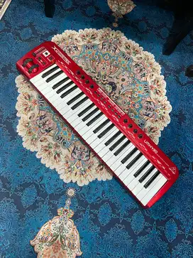 Behringer UMX 490 Keyboard Controller
