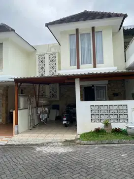DIJUAL RUMAH LOKASI VINOLIA KOTA MALANG COCOK UNTUK KOST DEKAT UB