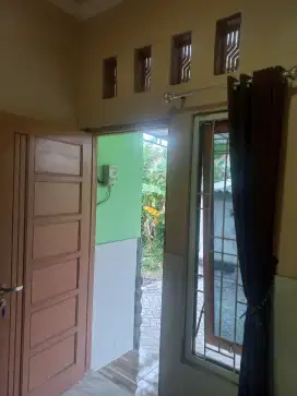 Menerima Kost single putra maupun putri dan pasutri