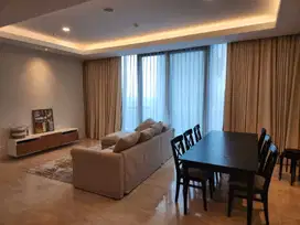 Apartment Ciputra world voila jual 4BR furnish mewah ada sky deck