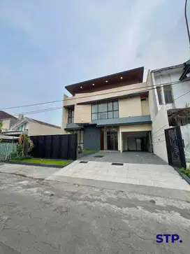 NEW! Rumah mewah di Kertajaya Indah Timur