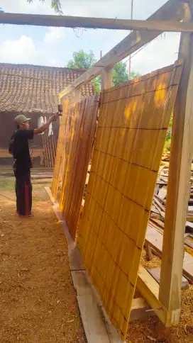 Tirai kayu jati gulung