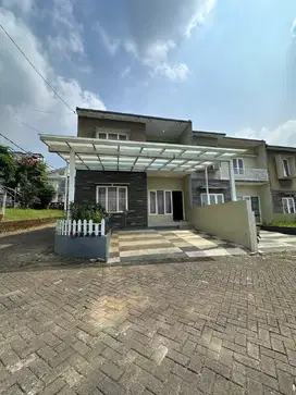 Dijual Villa Aktif di Daerah Oro - oro Ombo, Depan BNS, Kota Batu