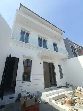 Dijual rumah baru gress babatan pantai