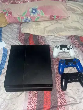 PS4 Fat 1 TB + 3 Dualshock4