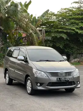 Innova G diesel matic 2012