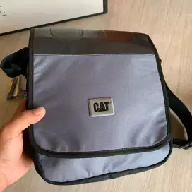 Caterpillar essential equipment work sling bag