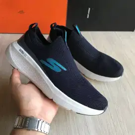 Skechers go run elevate shoes sepatu 41