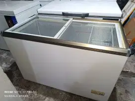 Rsa frezeer kaca 320 liter ori mulus 90%