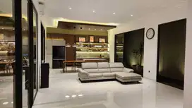 Rumah Modern Minimalis di Singgasana Pradana Kuta Kencana