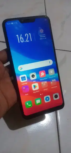 Oppo a3s..Ram 4/64 ..Minus kamera depan of..selainya aman