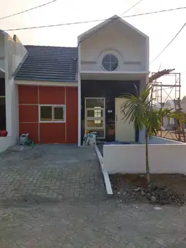 Rumah siap huni surabaya barat
