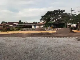 Di kontrakan stand ruko pasar hewan balong panggang gresik