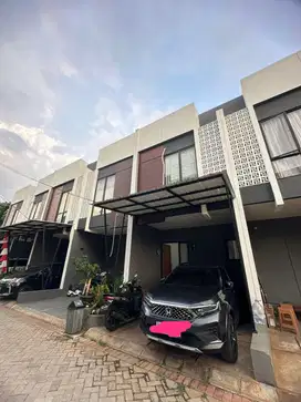 Di kontrakkan Rumah Compact 2 Lantai 2 kamar+1 KM di Depok