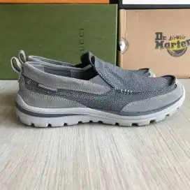 Skechers Milford relaxed fit slip on sepatu 43