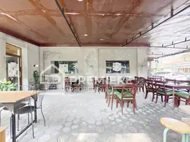 Ruang usaha di sayap riau parkir luas cocok untuk kantor