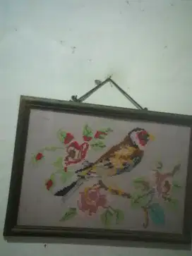 Lukisan benang burung