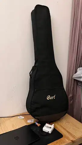 Dijual Bass Cort AB850F
